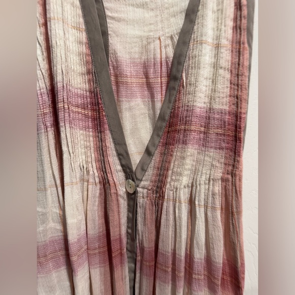 Elizabeth and James Plaid Sheer Pleated Vest Size L - Picture 4 of 6